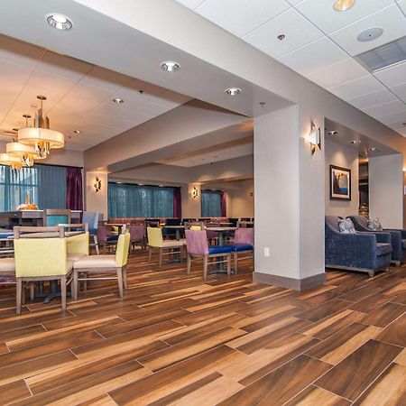 Hampton Inn Norwich Exterior photo