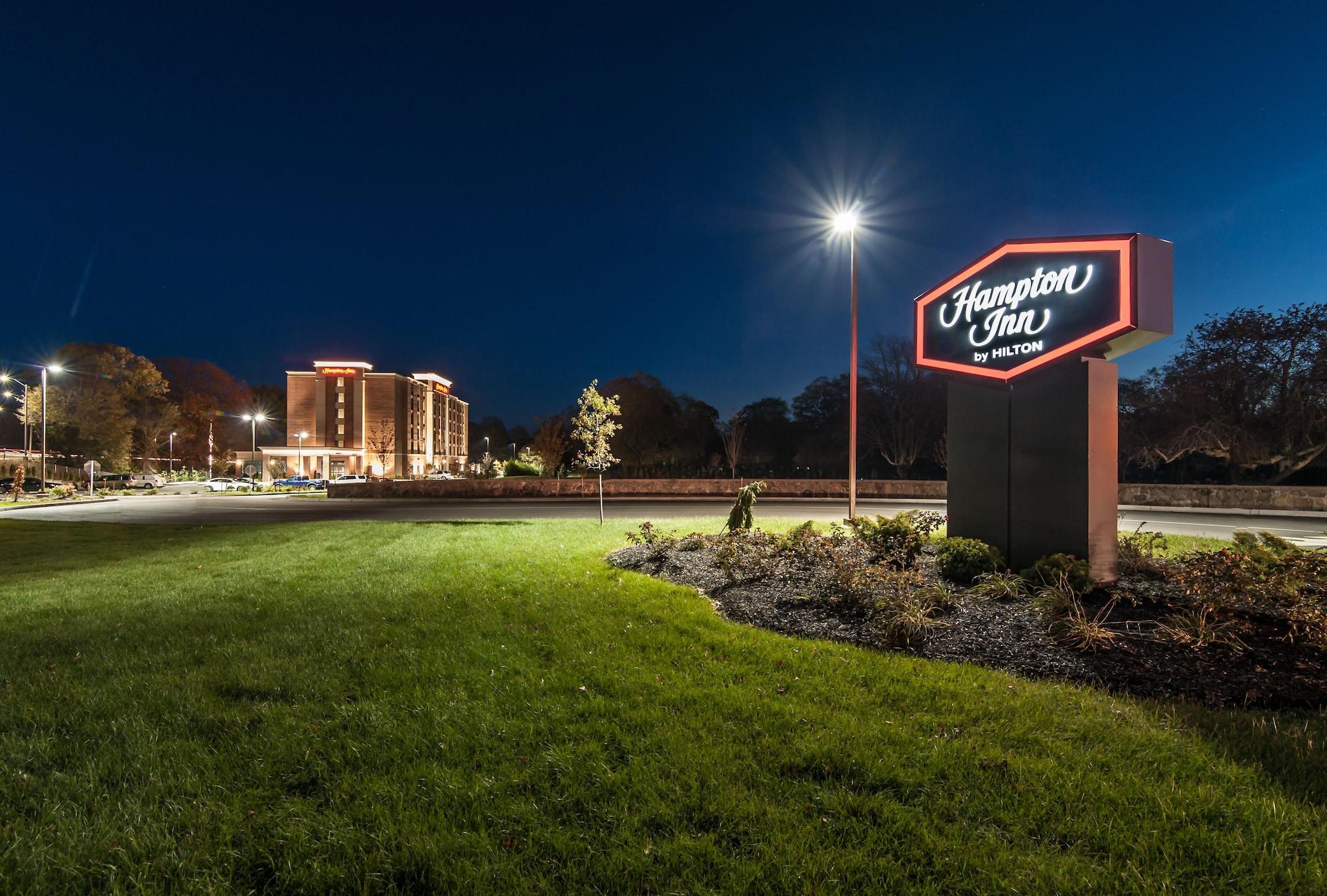 Hampton Inn Norwich Exterior photo