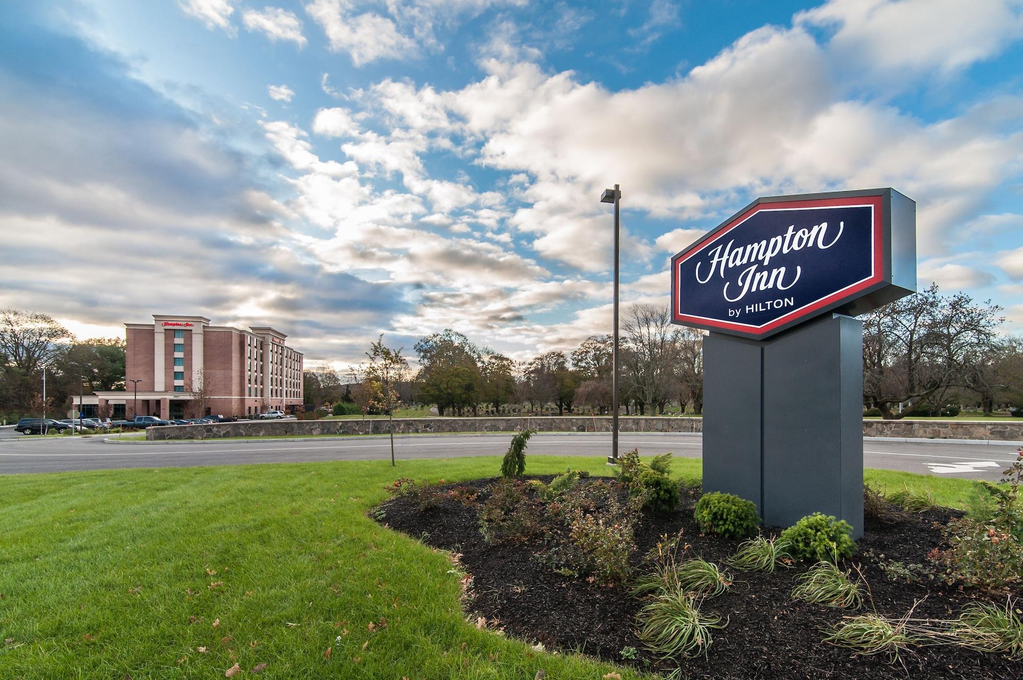 Hampton Inn Norwich Exterior photo