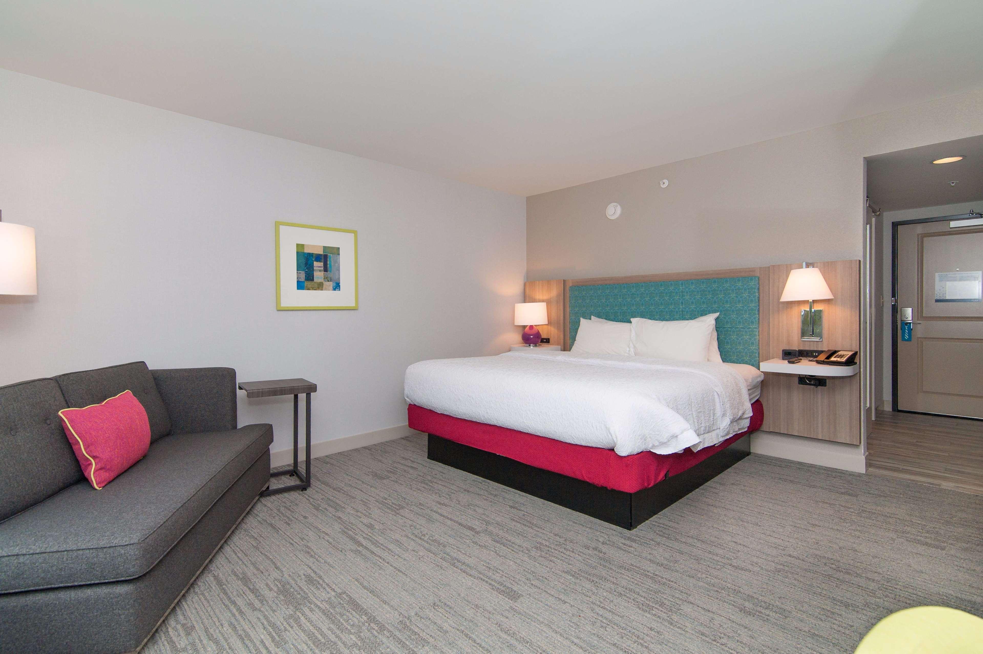 Hampton Inn Norwich Exterior photo