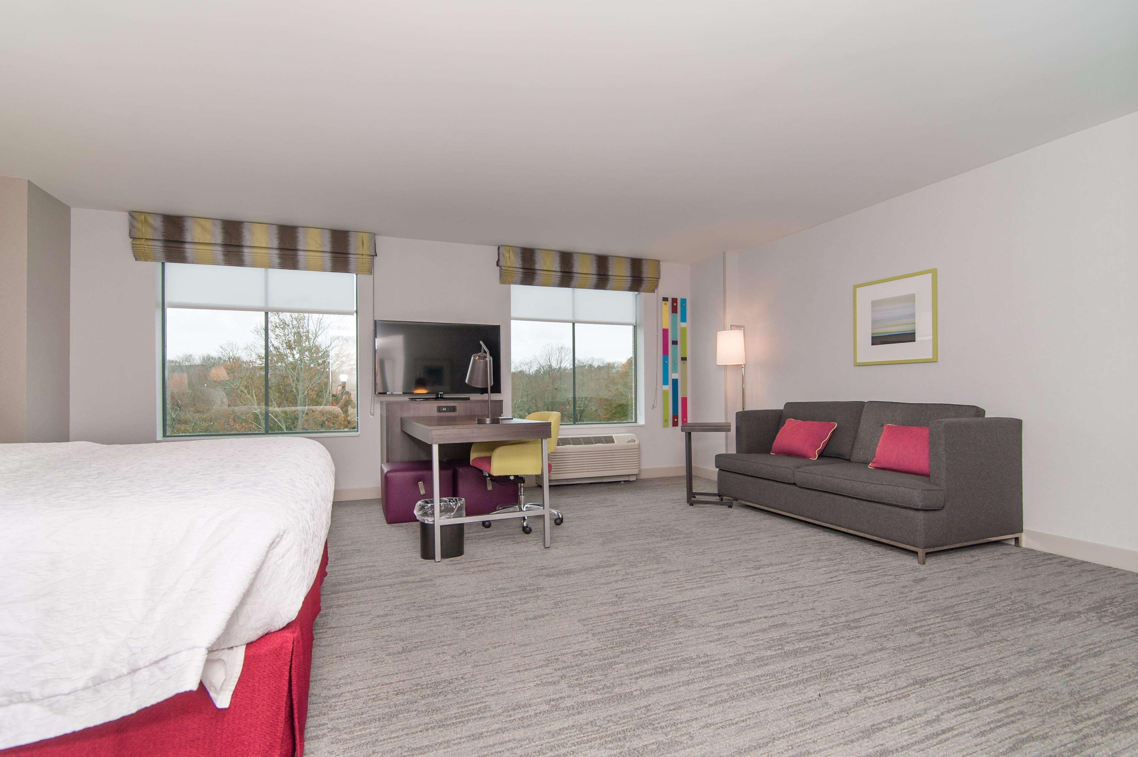 Hampton Inn Norwich Exterior photo