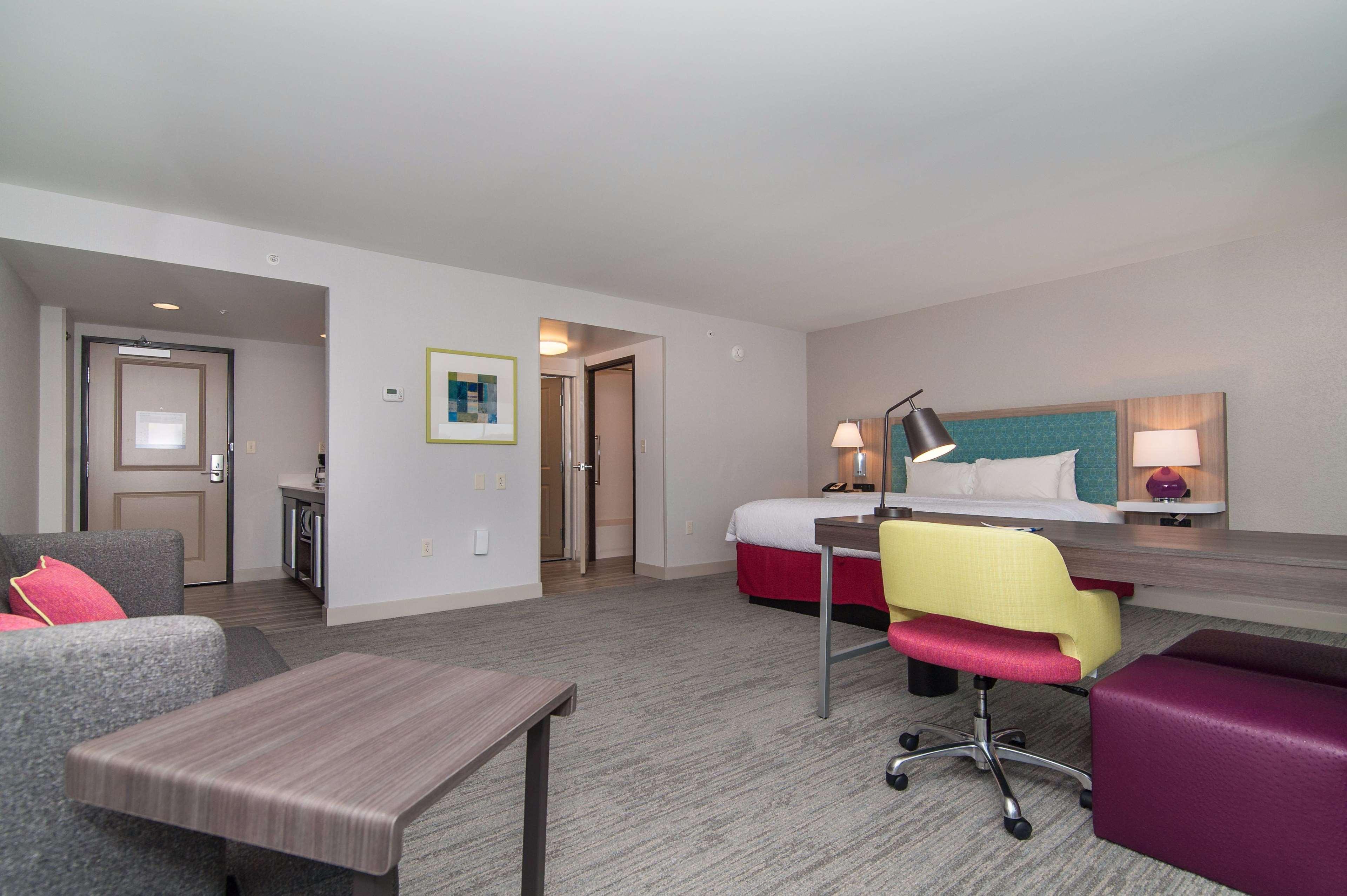 Hampton Inn Norwich Exterior photo