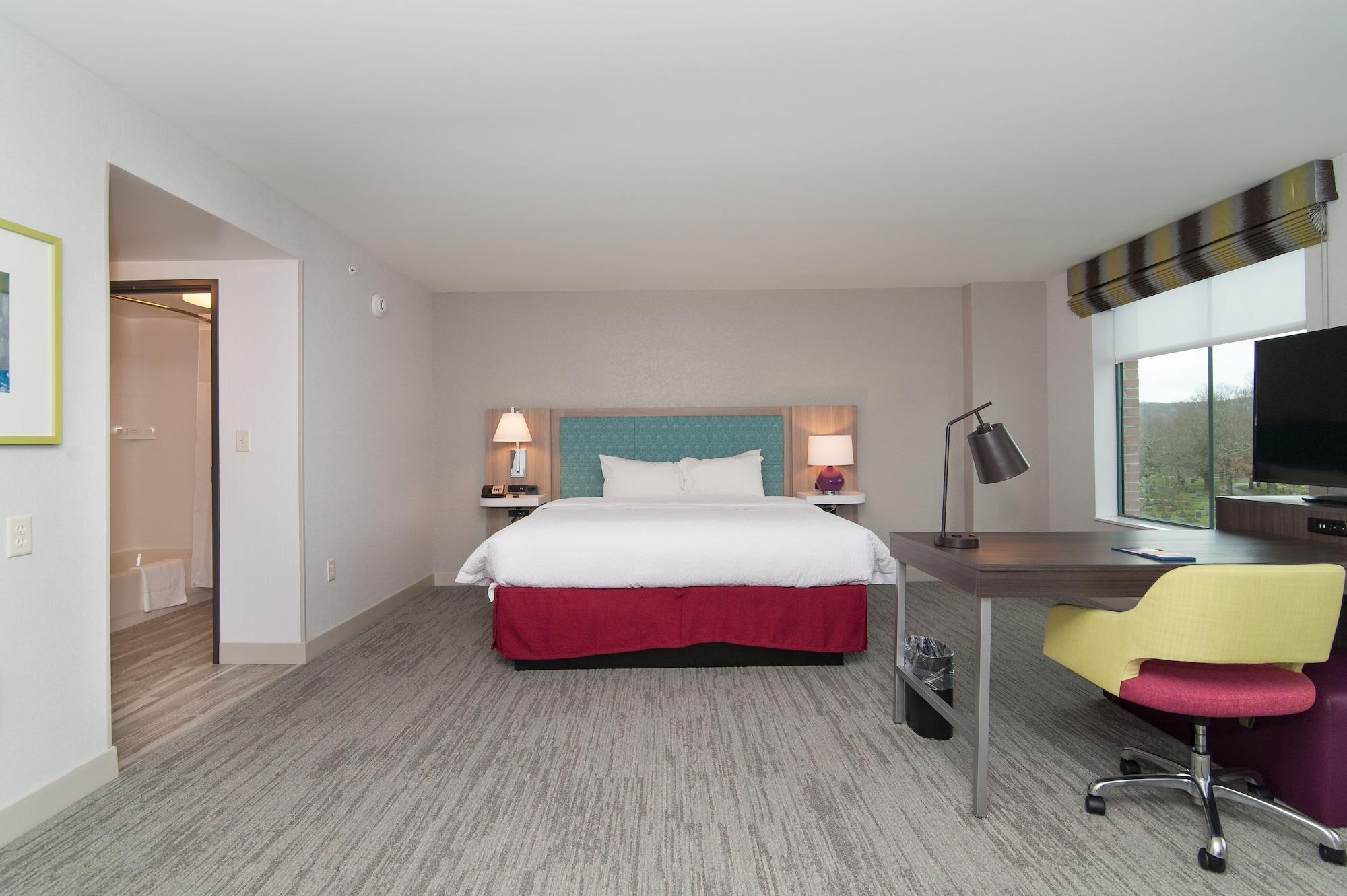 Hampton Inn Norwich Exterior photo