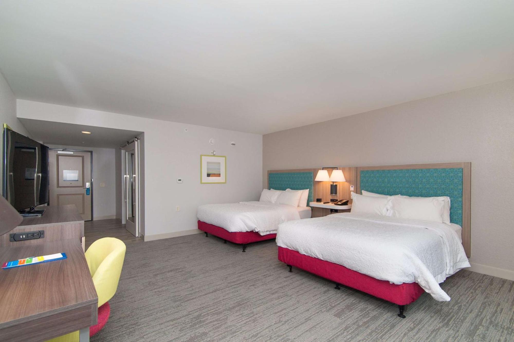 Hampton Inn Norwich Exterior photo