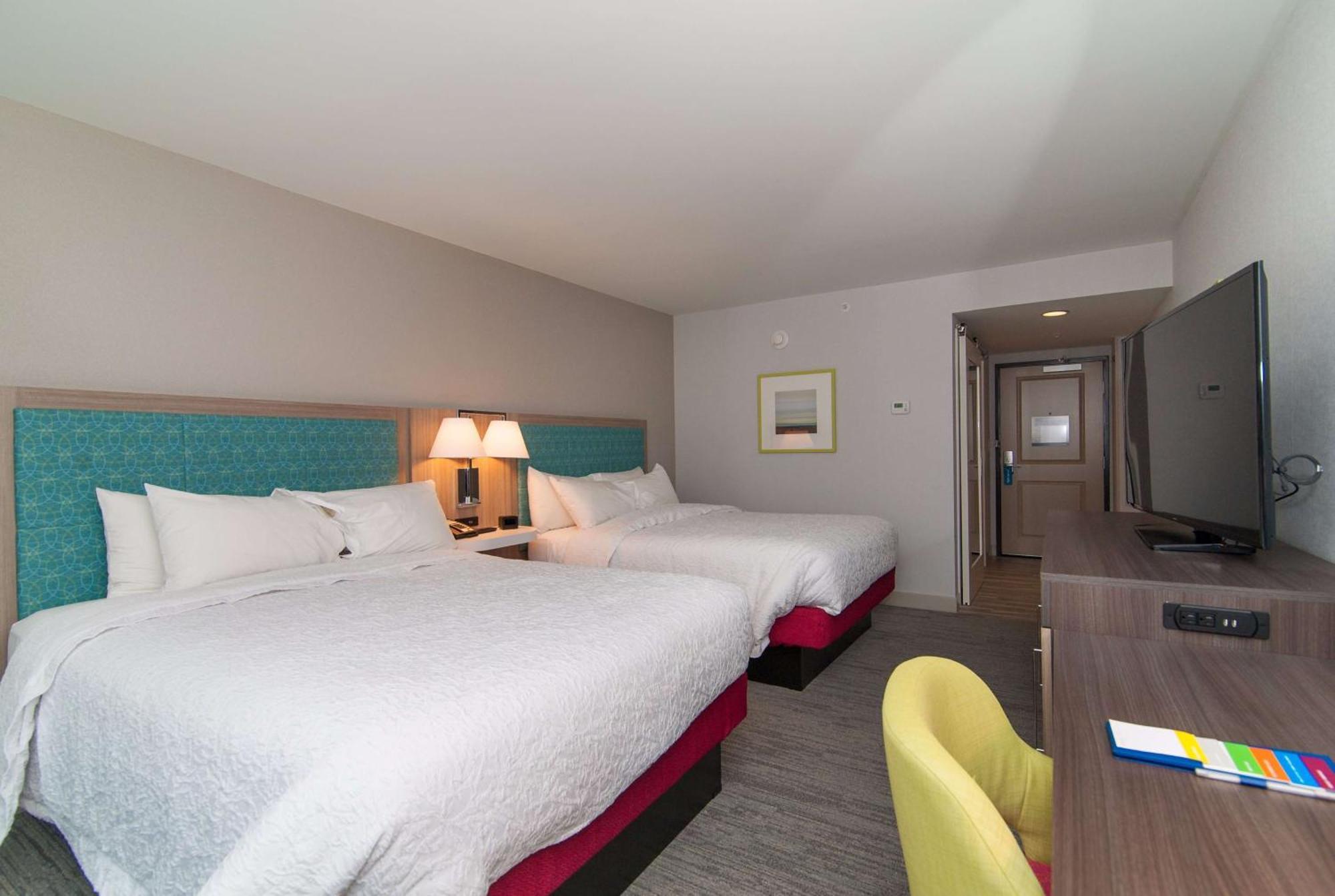 Hampton Inn Norwich Exterior photo