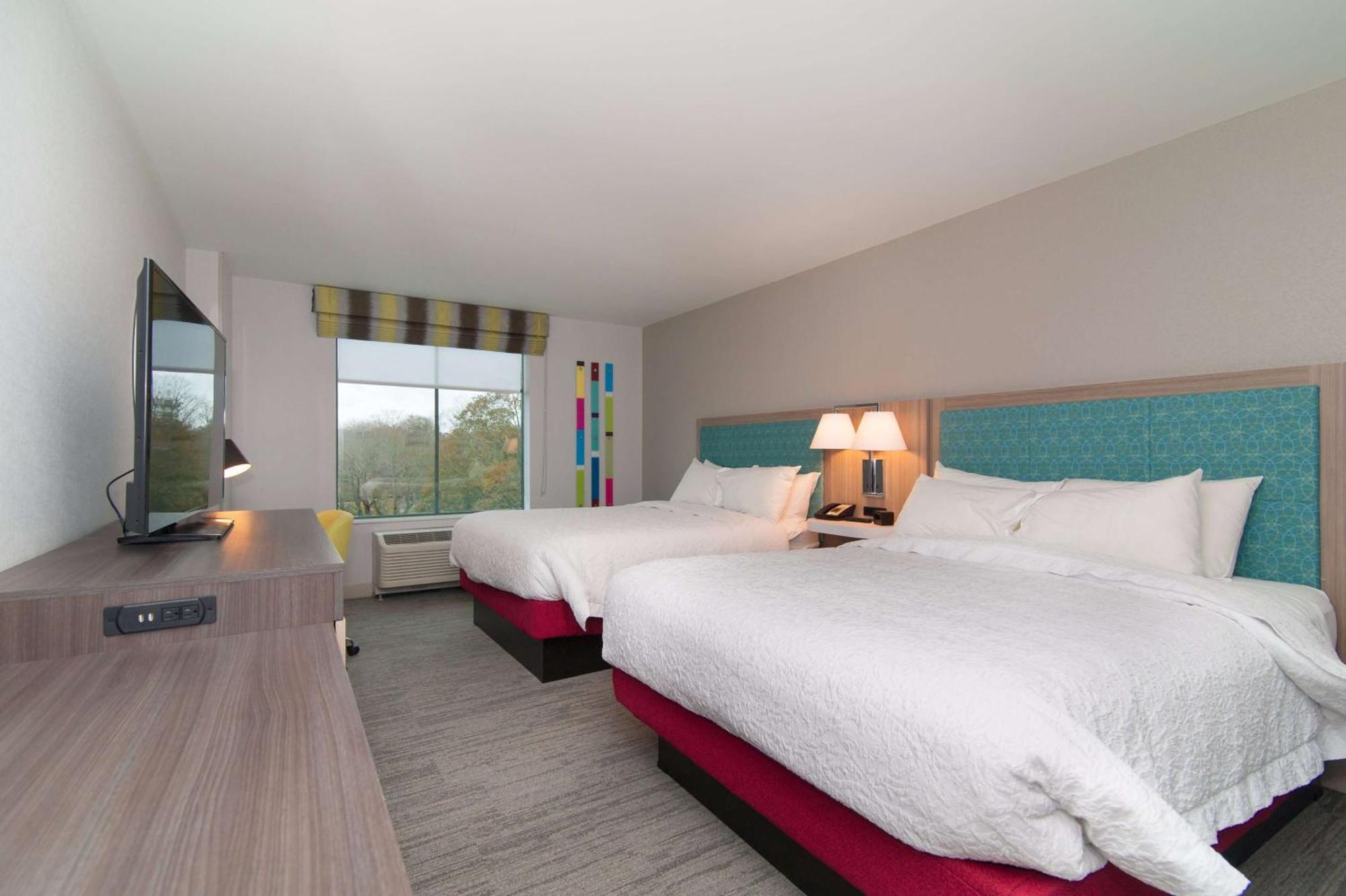 Hampton Inn Norwich Exterior photo