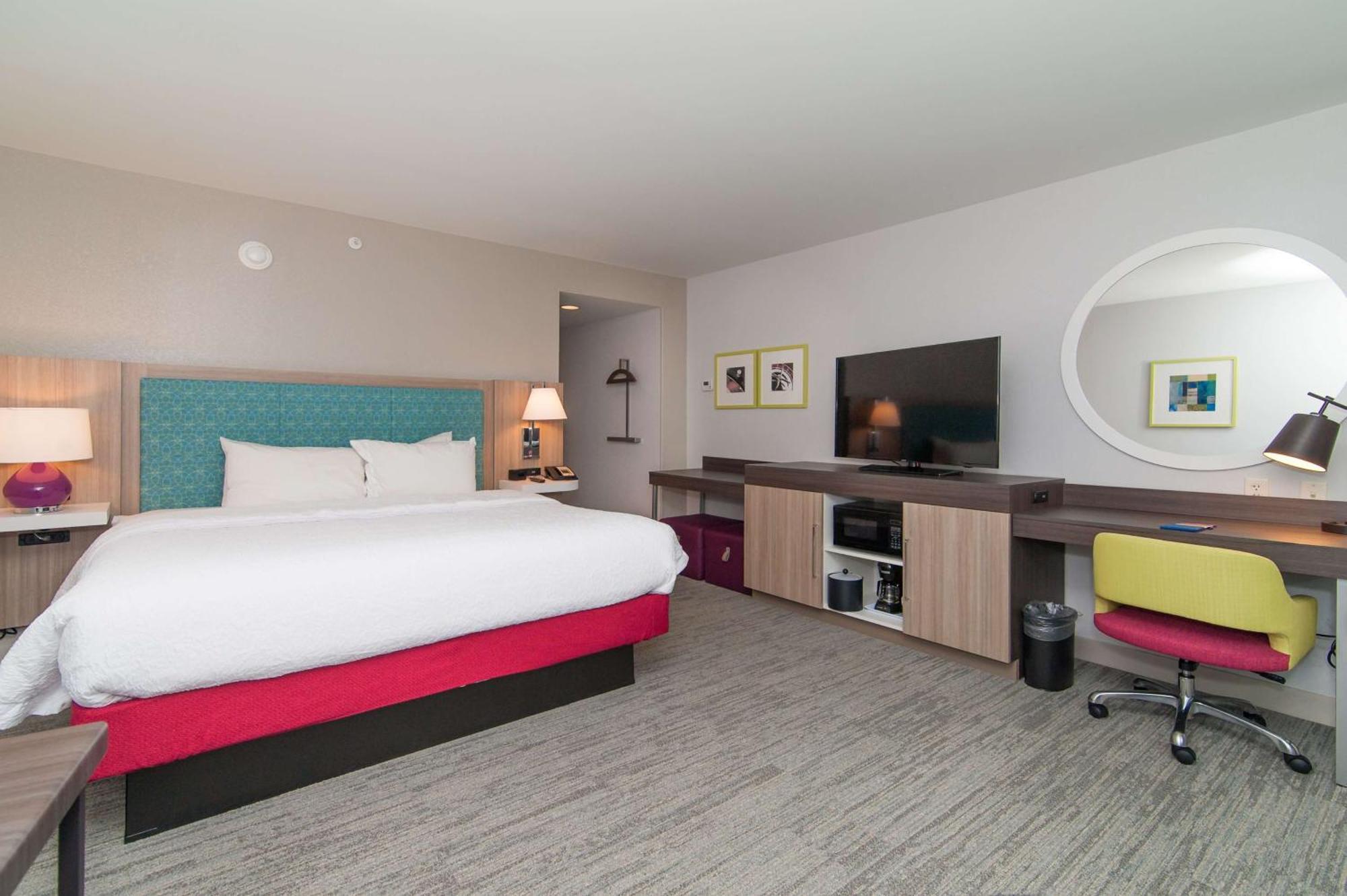 Hampton Inn Norwich Exterior photo