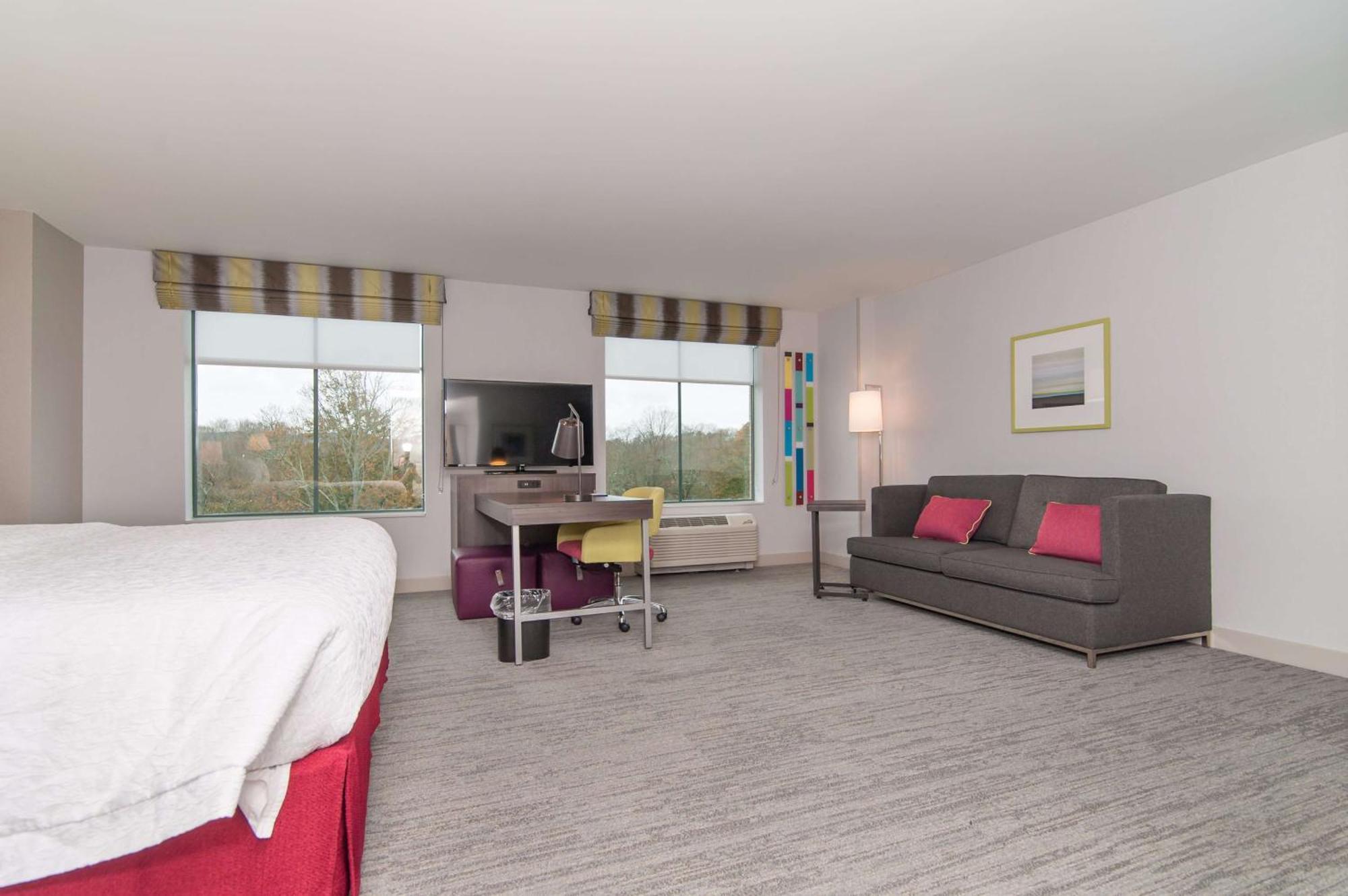 Hampton Inn Norwich Exterior photo