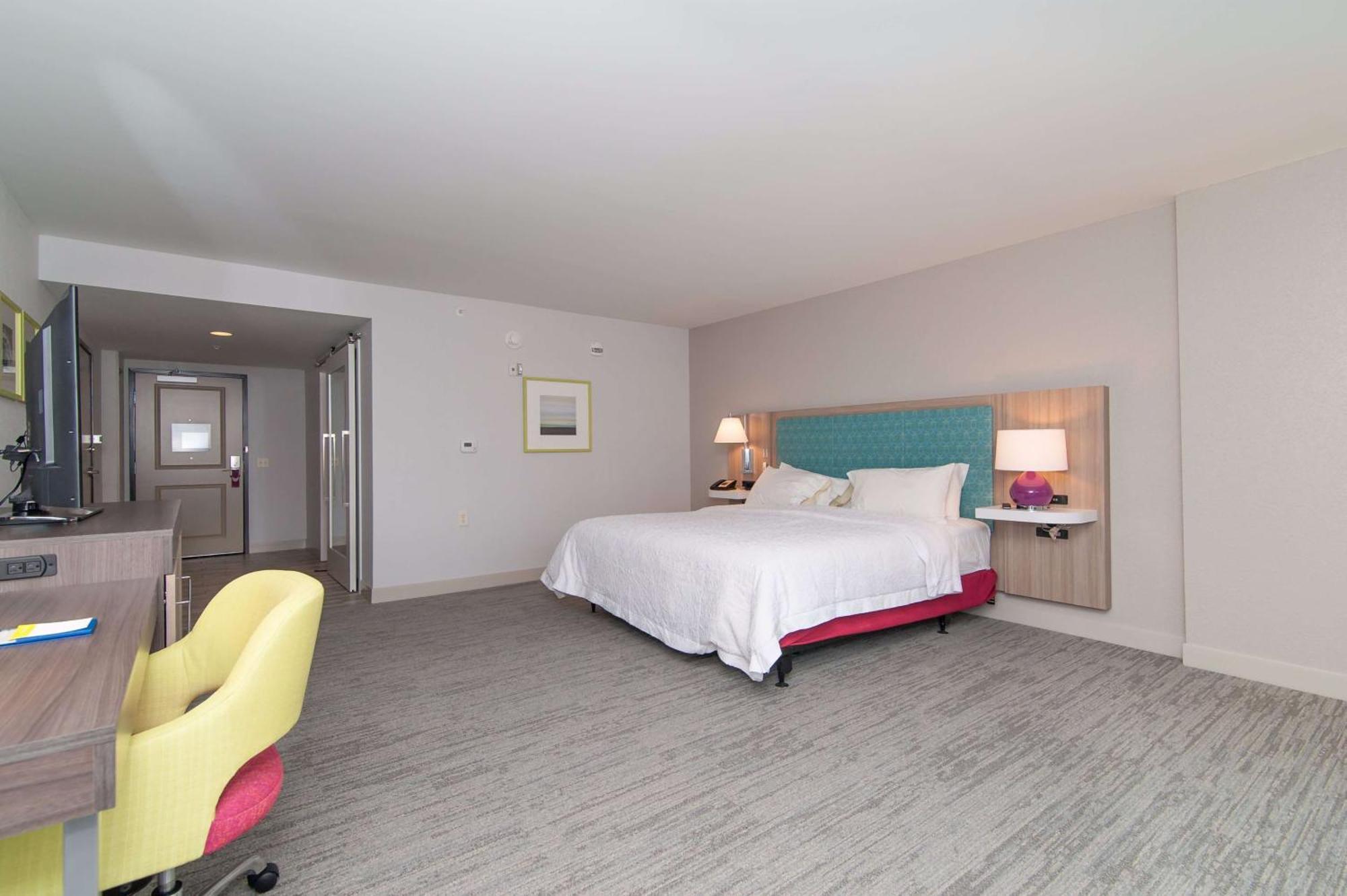 Hampton Inn Norwich Exterior photo