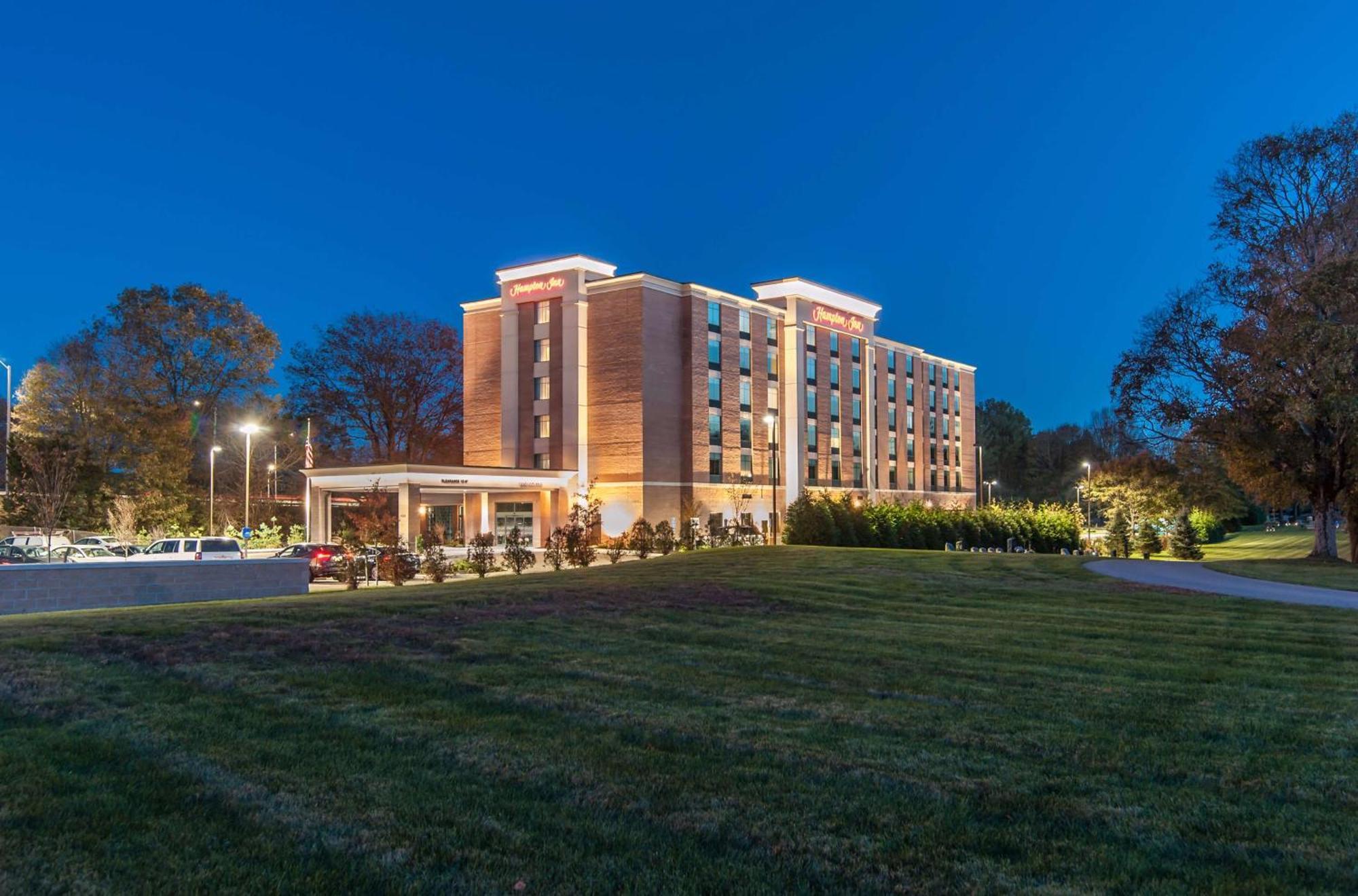 Hampton Inn Norwich Exterior photo